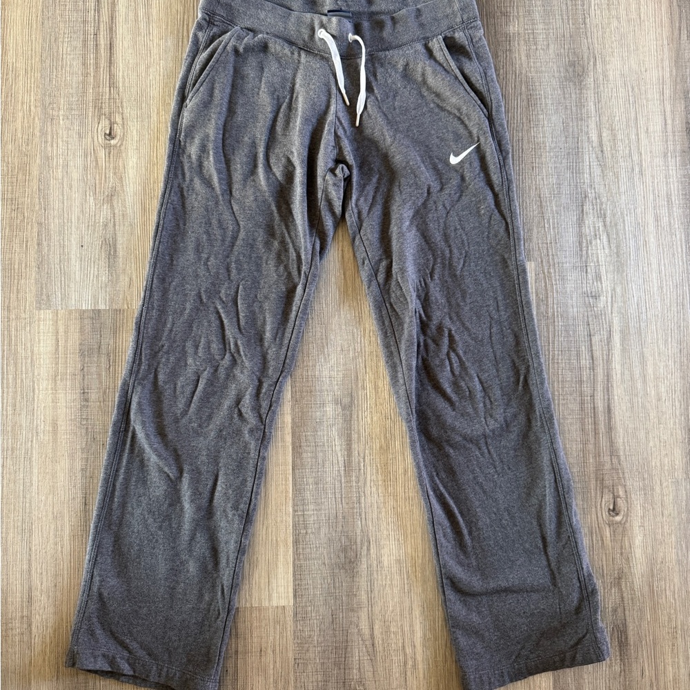Nike Women’s Gray Midrise Sweatpants Size M